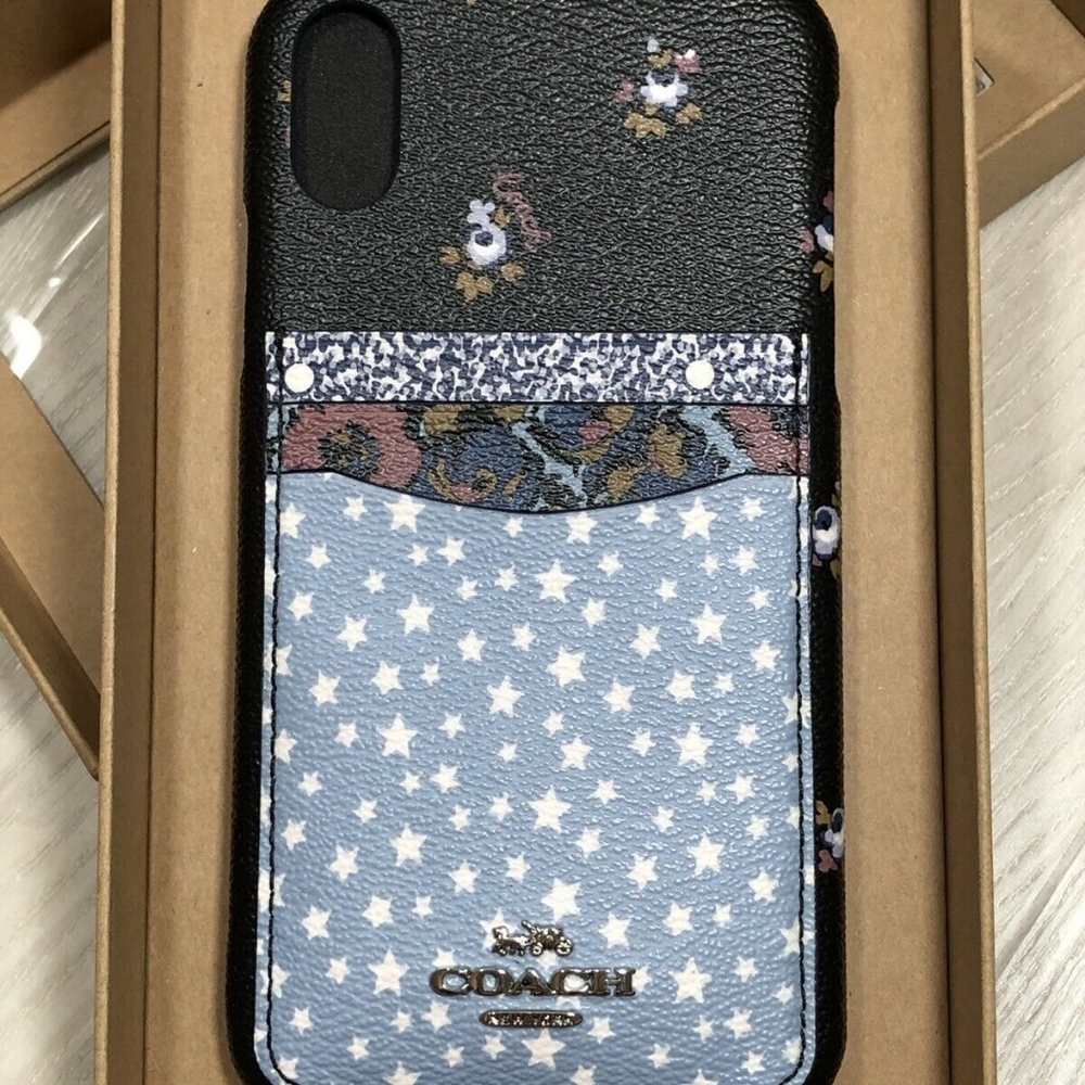 Coach iPhone XR Case With Three credit card slots - Picture 4 of 7